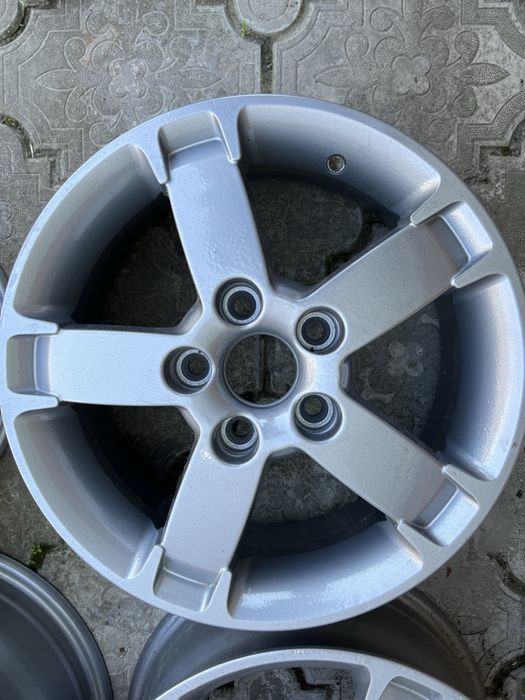 Продам комплект нових літих дисків 15×6J ET45 5x114.3