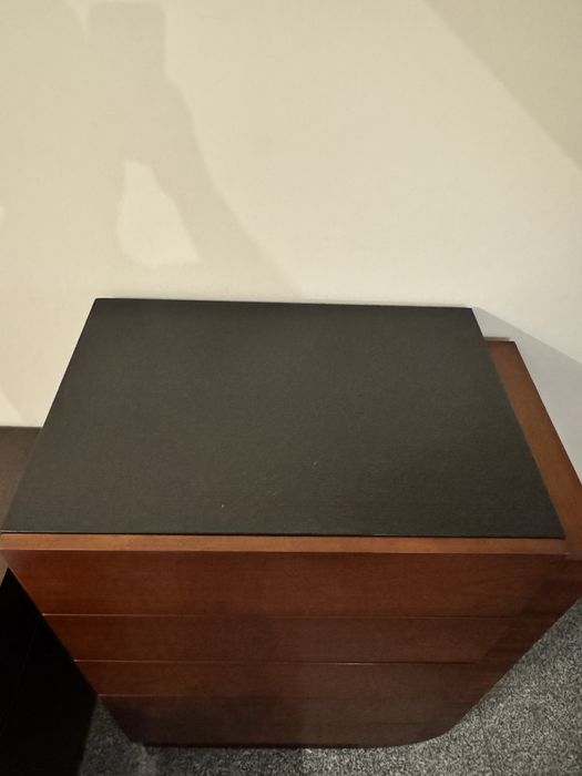 Camiseiro em madeira