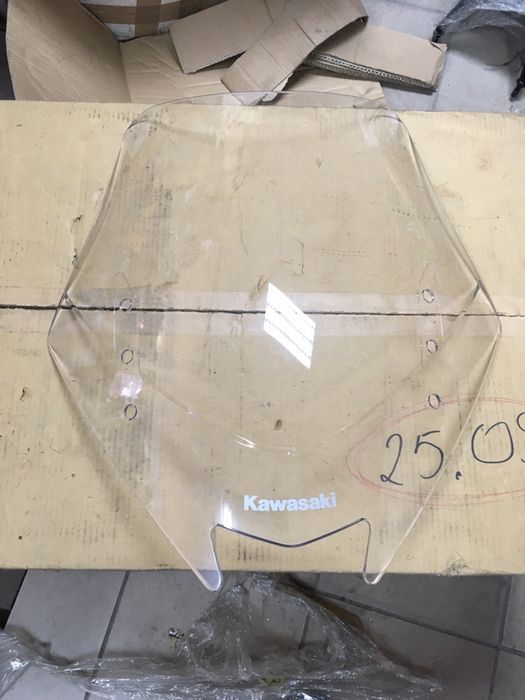 Szyba Kawasaki GTR1400