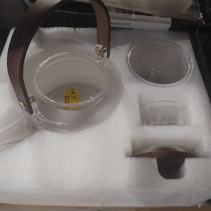 Чайник для заварювання Homla Elsie рифлений з дерев'яною ручкою 880 мл