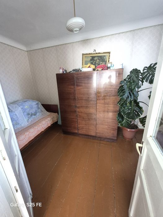 Продаж будинку поряд з містом