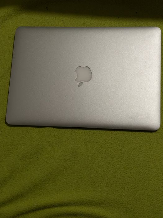 Macbook Air 13,3|8 GB Ram|128 gb storage|Dobry Stan