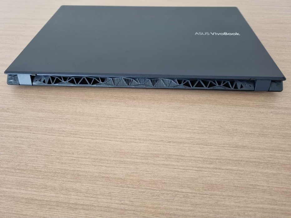 ASUS VivoBook 15" F571L