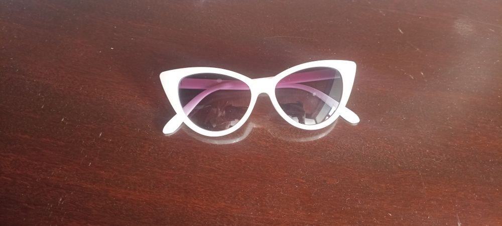 Óculos de sol olho de gato brancos