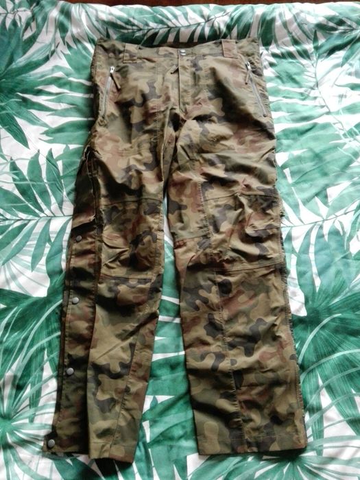 Spodnie wojskowe Oryginał. Rozmiar M/XL.  92/186  NOWE !  TANIO !