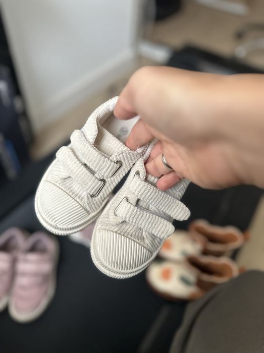Взуття Clarks,Next дівчинка 25-26