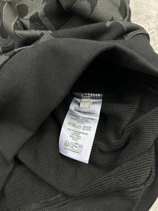 Світшоти від Dior та Armani