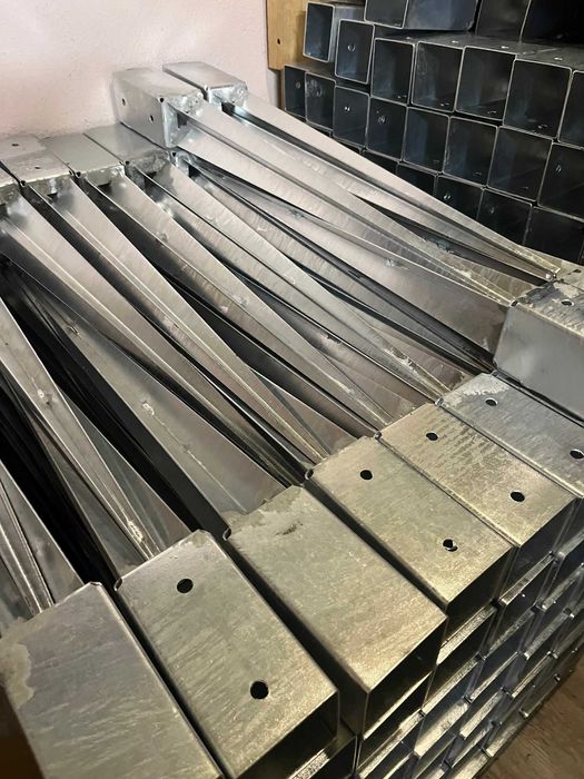 Podstawa Słupa Wbijana Kotwa 70x70