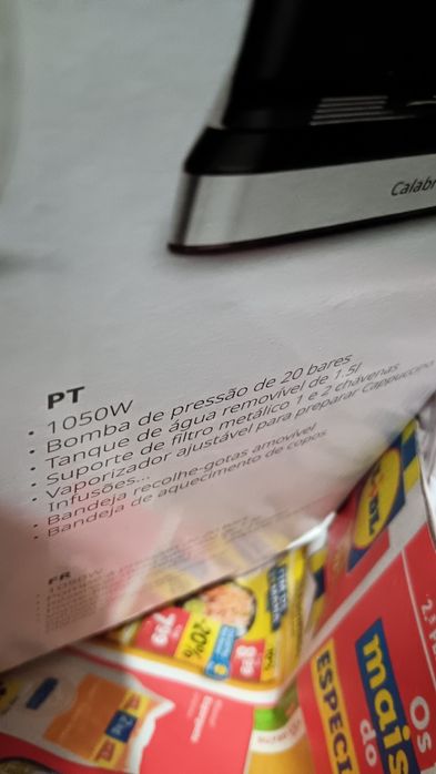 Máquina de café com manípulo e saída de vapor para galão Ufesa nova