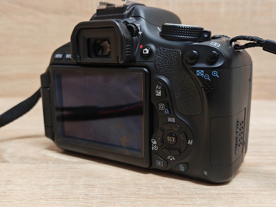 Aparat canon eos 600d lustrzanka cyfrowa do fotografii