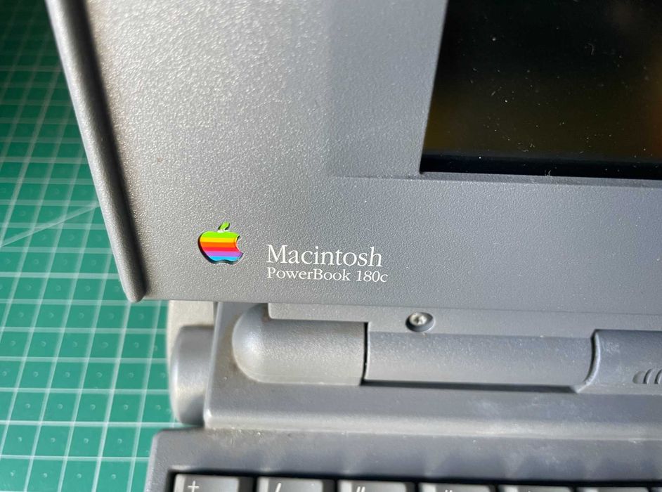 Apple Macintosh Powerbook 180C clássico de 199364584417662465120