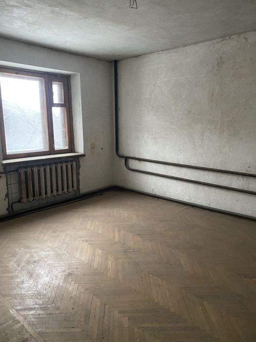 Продаж двоповерхового будинку з мансардою