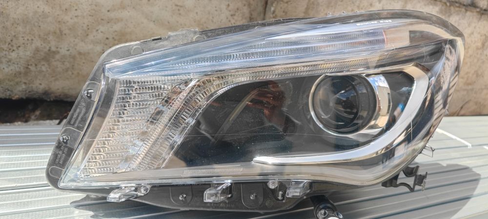 Farol bi-xenon Mercedes CLA COMPLETO