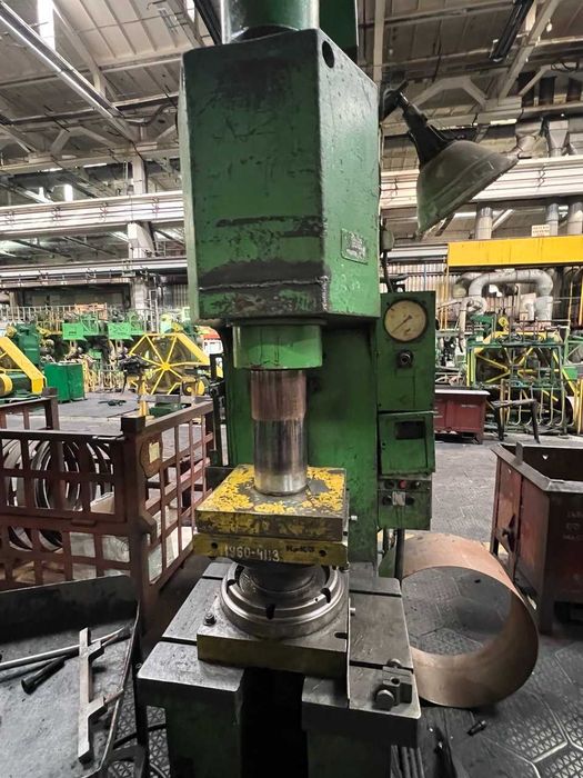 Прес гідравлічний - П6328Б зусиллям 63т; - П6330 зусиллям 100т