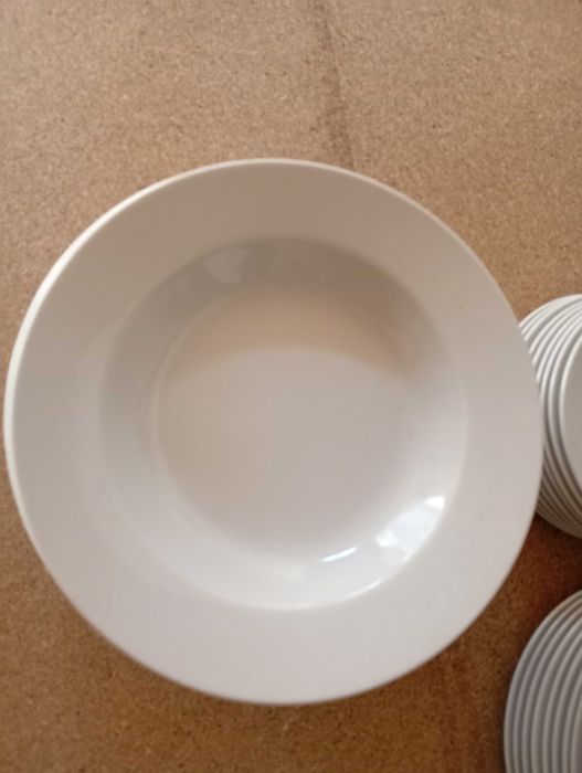 Тарелки. Иран. Maghsoud Porcelain.