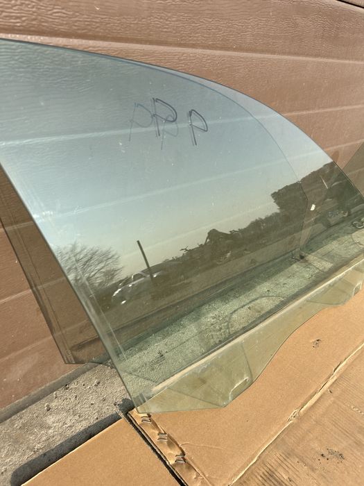 Szyby przednie boczne bmw e60