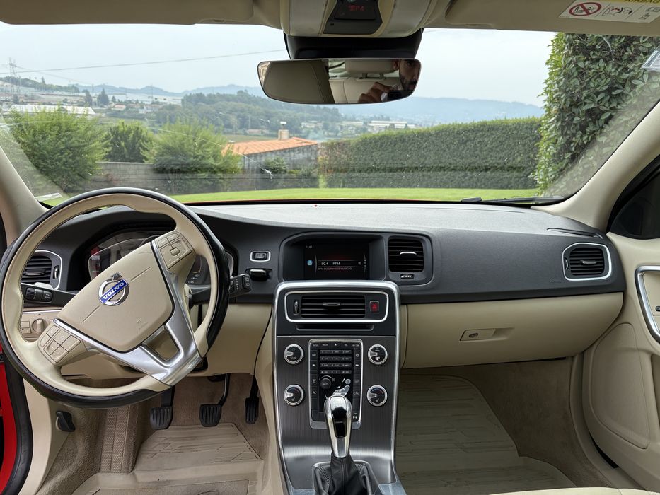 Volvo V60 D4 181cv Summum