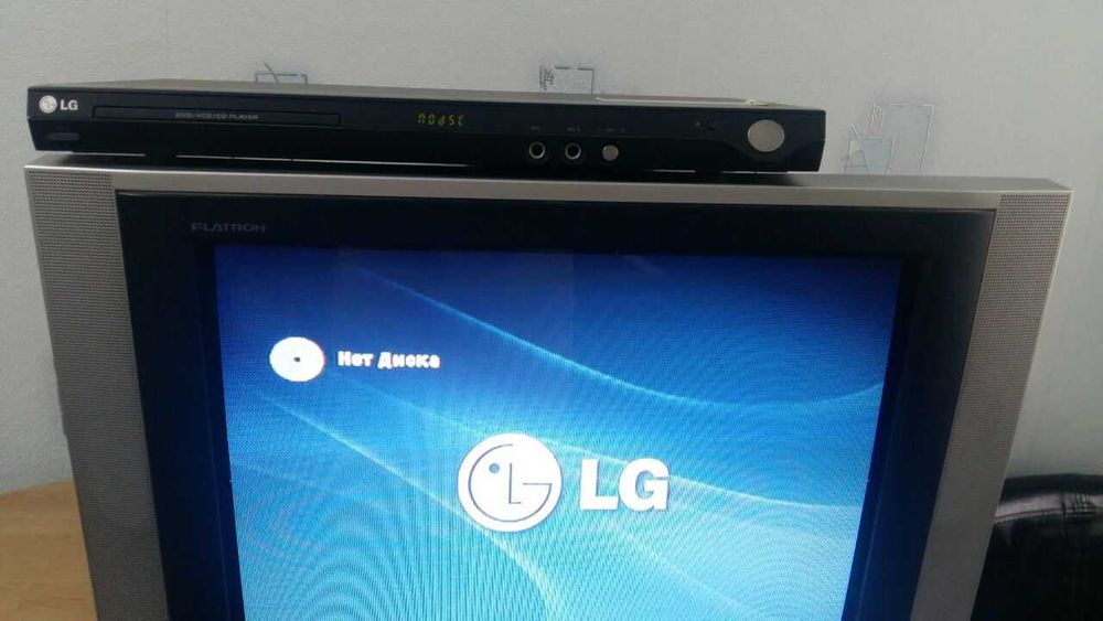 DVD- плеер с караоке LG DK 768