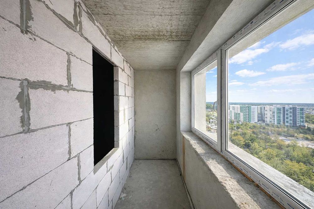 4-кім.,квартира у новобудові, 121 м², на Роксоляни, в зданому будинку.