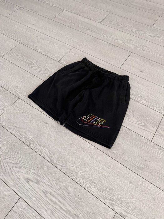 Оригінальні шорти Nike
