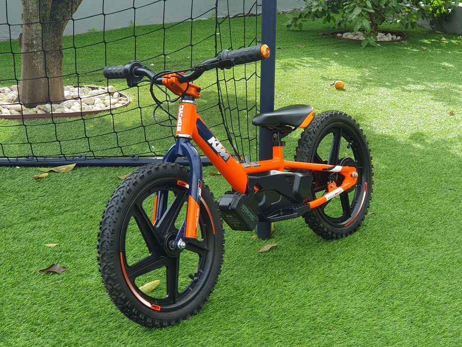 Bicicleta eléctrica Stacyc 16edrive KTM Factory