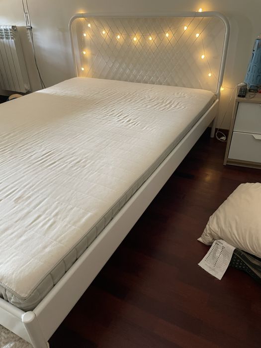 Cama de casal com estrado