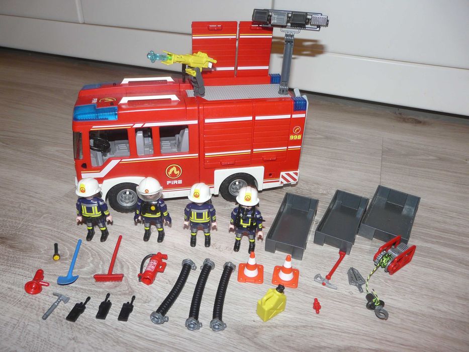 Playmobil wóz strażacki