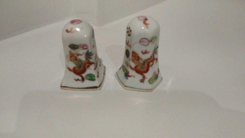 Nova Baixa de preço -Saleiro e Pimenteiro Porcelana