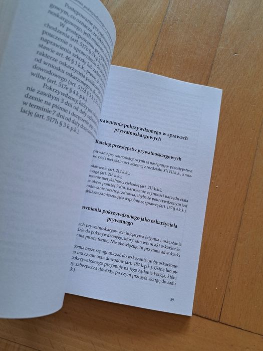 Jak nowa ksiazka Uprawnienia pokrzywdzonego przestepstwem Prokurator