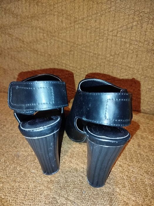 Botki sandały Top secret r. 36