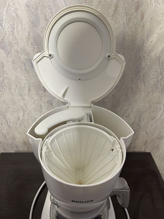 Кофеварка PHILIPS HD7447