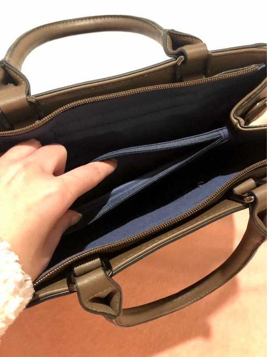 Mala Castanha com Detalhes em Prateado