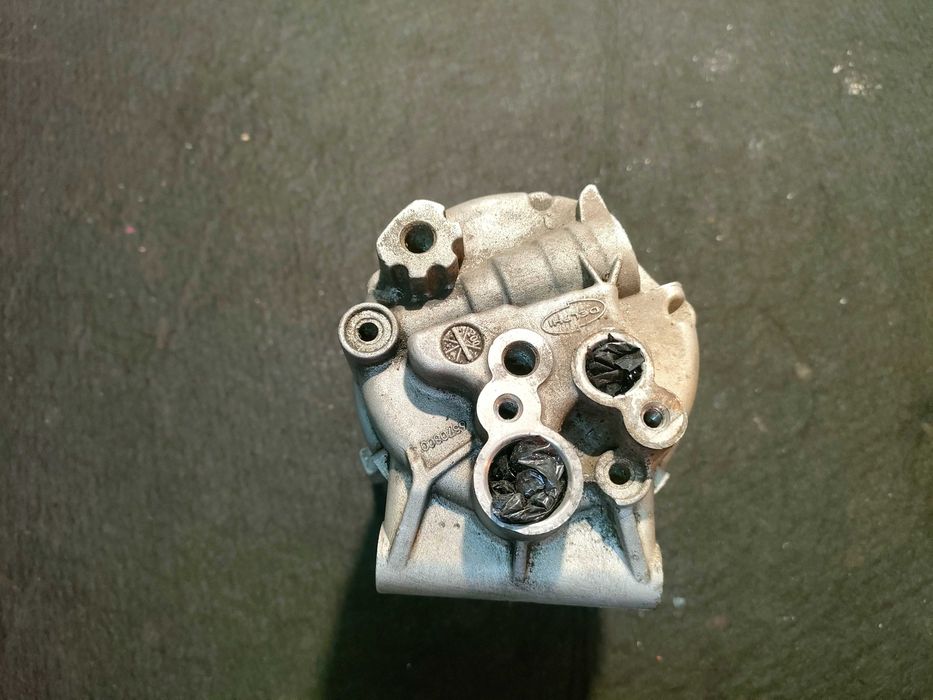 Megane III Scenik III 1,6-16V sprężarka klimatyzacji
