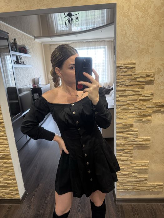 Сукня чорна міні