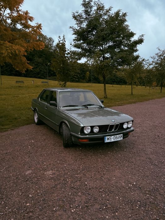 Wynajem klasycznego auta do ślubu