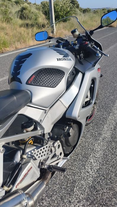 Honda cbr 929  aceito troca por outras motas
