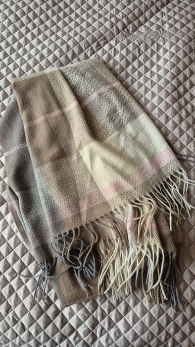 Szalik w kratę z frędzlami ciepły 190x70