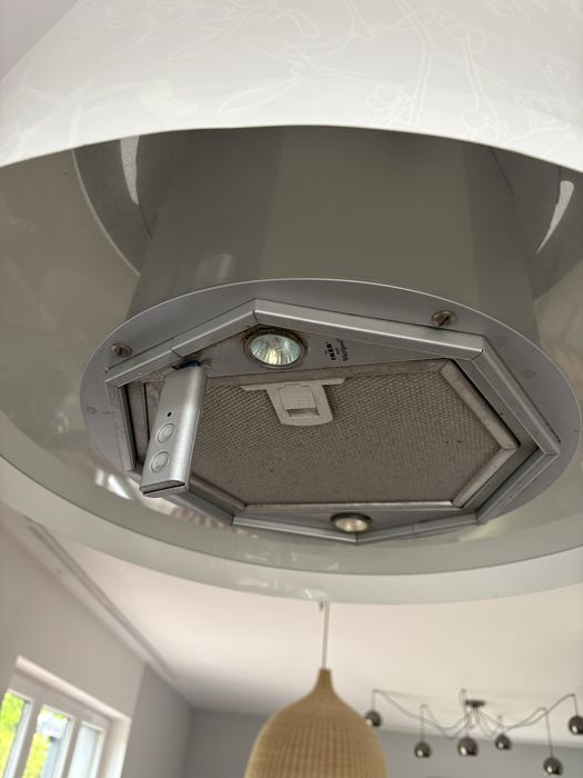 Okap firmy Ikea z oświetleniem