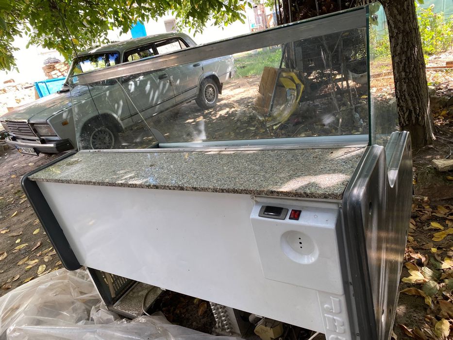Вітрина холодильна
