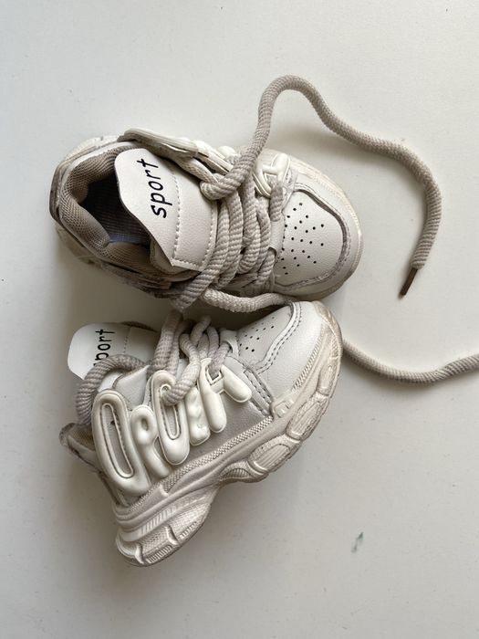 Кросівки осінь весна 23 р