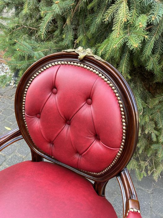 Ludwikowskie Fotele Skórzane Krzesła Medaliony Ludwik Po Renowacji