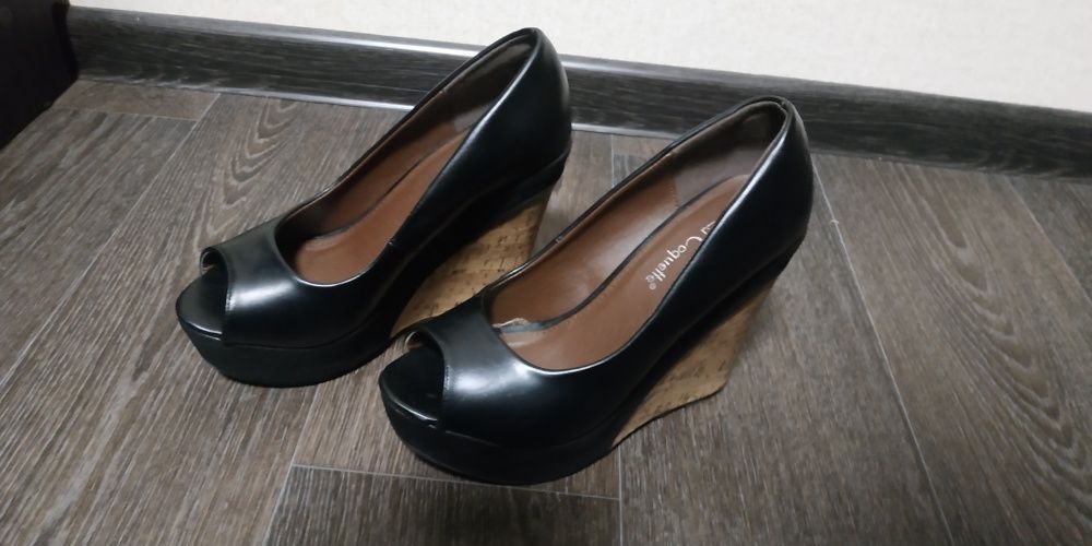 Женские тупли на платформе