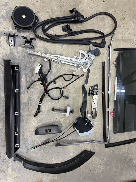 комплект задніх правих дверей Lexus nx 16-22р, внутрянка