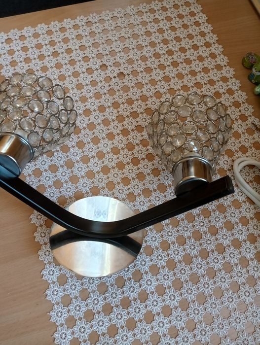 Lampa na ścianę z kryształami .