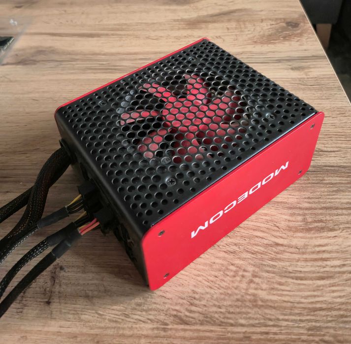 Zasilacz MODECOM Volcano 750W 80 + okablowanie