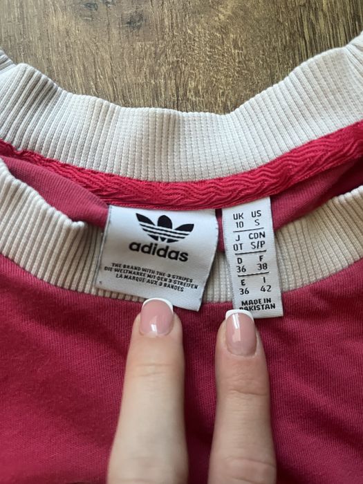 Футболка adidas рожева