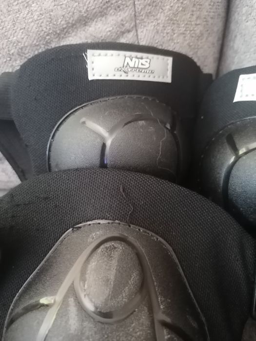 Sprzedam kask i ochraniacze