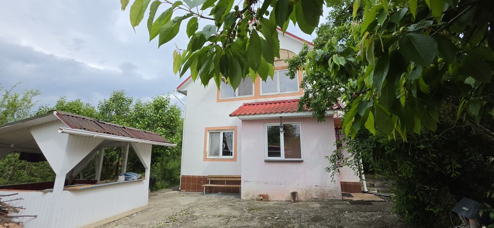 Будинок на Стрійській ( район Гусятинської,кінцевий маршруту 8)