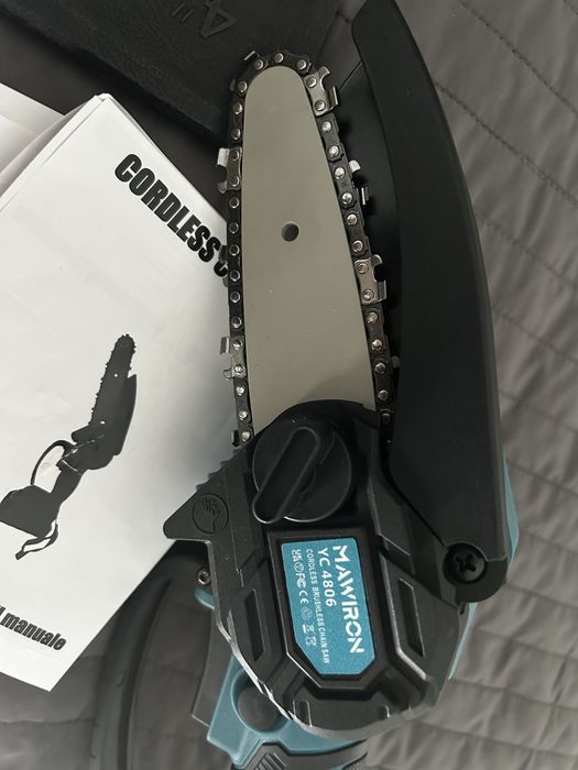 Serra electria de mao