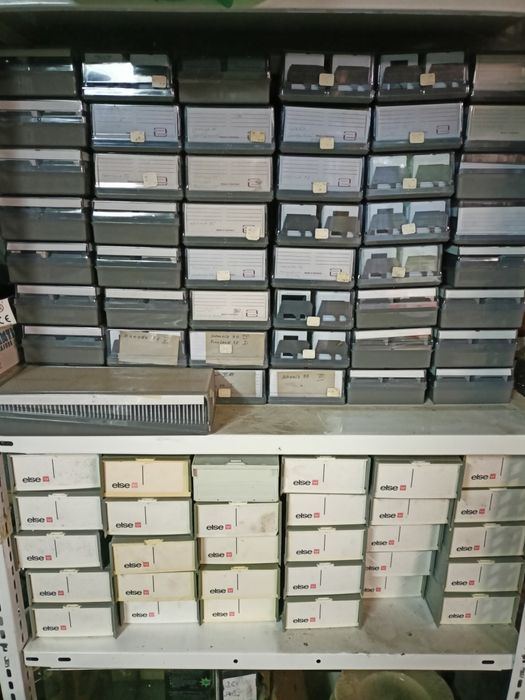 Magazynki do rzutników na 50 ramek magazynki na slajdy w pudełkach